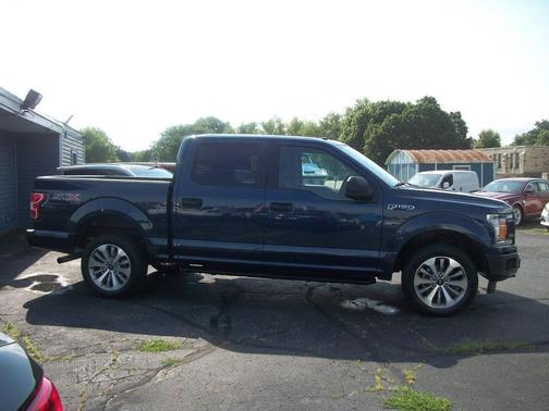 Blue 2018 Ford F-150 XLT