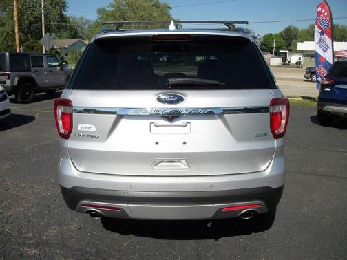 Gray 2016 Ford Explorer Limited