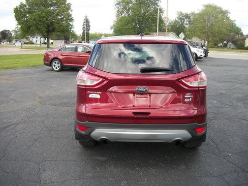 Ruby Red Metallic Tinted Clearcoat 2014 Ford Escape SE