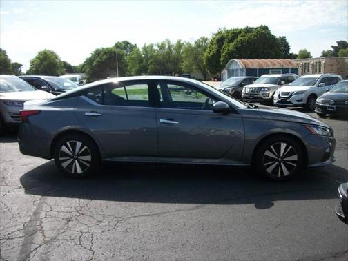 2021 Nissan Altima 2.5 SV