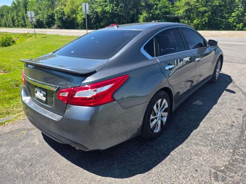 Gun Metallic 2017 Nissan Altima 2.5 SL