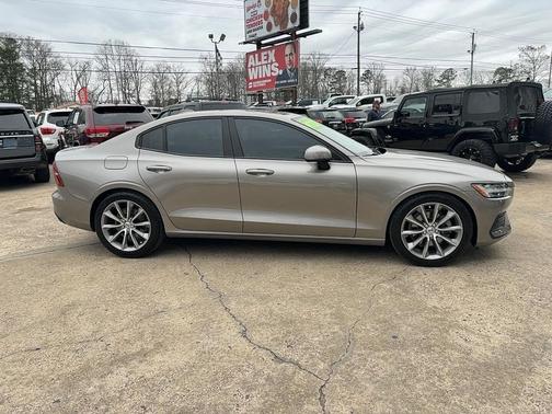 2019 Volvo S60 T5 Momentum