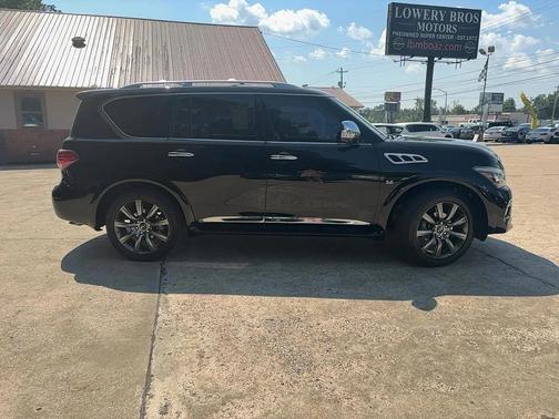 2017 INFINITI QX80 Signature Edition