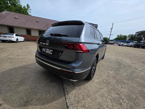 Platinum Gray 2021 Volkswagen Tiguan 2.0T SE