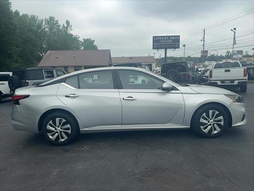 2022 Nissan Altima S FWD