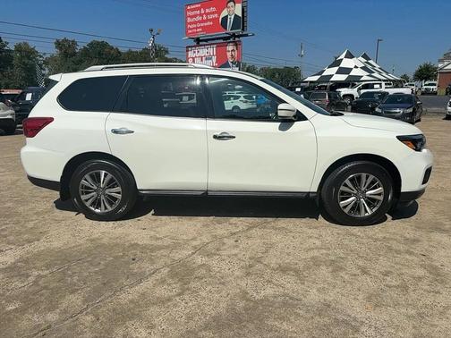 2019 Nissan Pathfinder SV
