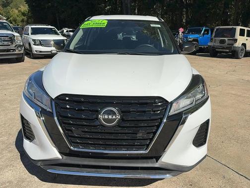 2023 Nissan Kicks S