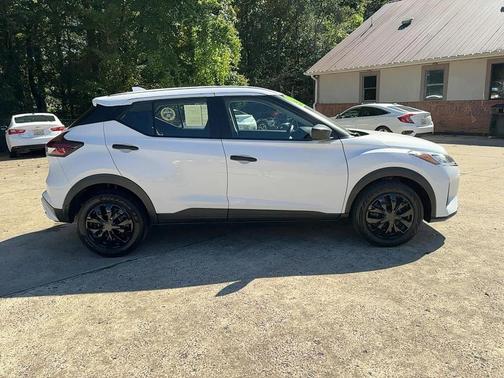 2023 Nissan Kicks S