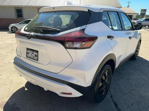 2023 Nissan Kicks S