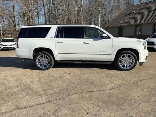 2017 GMC Yukon XL SLT