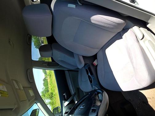 Pearl White 2013 Nissan Rogue S