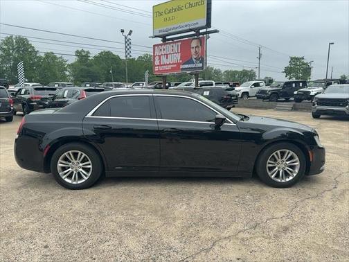 2019 Chrysler 300 Touring
