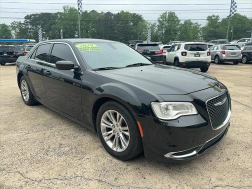 2019 Chrysler 300 Touring