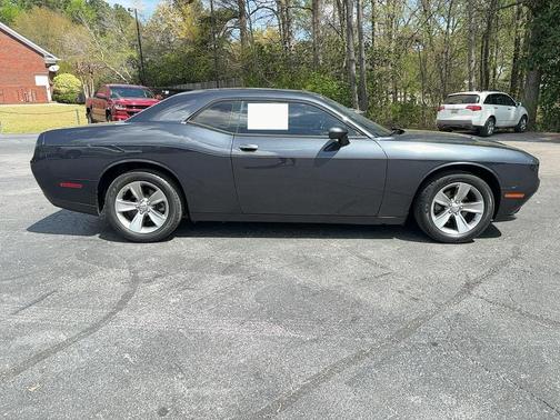 2016 Dodge Challenger SXT