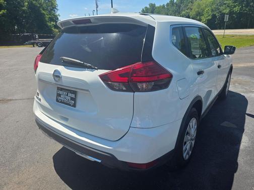 Glacier White 2017 Nissan Rogue S