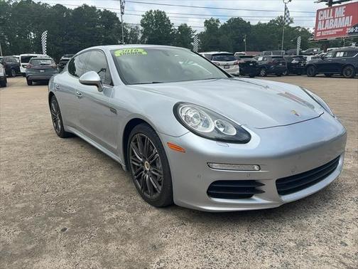 2016 Porsche Panamera 2