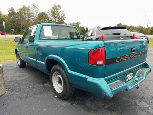 1995 Chevrolet S-10 Base