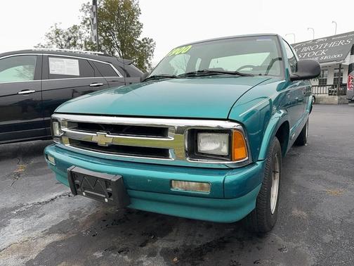 1995 Chevrolet S-10 Base
