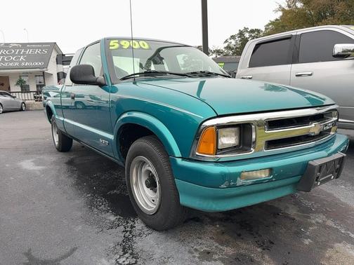 1995 Chevrolet S-10 Base
