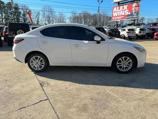 2017 Toyota Yaris iA Base