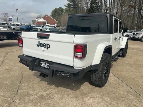 2022 Jeep Gladiator Sport