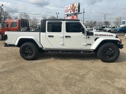 2022 Jeep Gladiator Sport