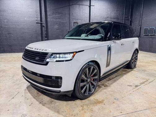 2025 Land Rover Range Rover P615 SV