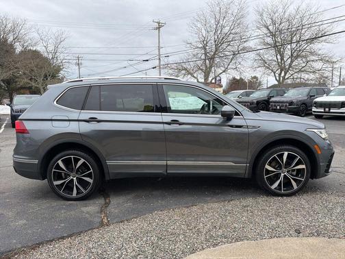 2022 Volkswagen Tiguan 2.0T SEL R-Line