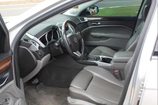 SILVER 2011 Cadillac SRX Luxury Collection
