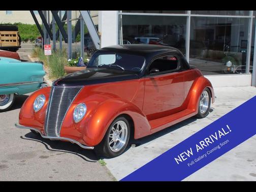 ORANGE/BLACK 1937 Ford Coupe