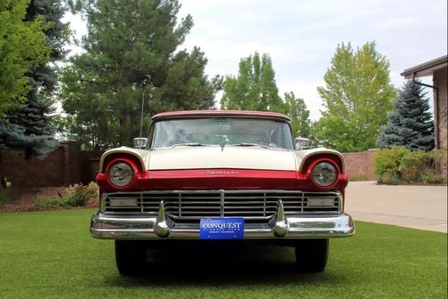 1957 Ford Fairlane 