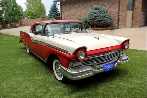 1957 Ford Fairlane 