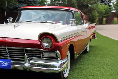 1957 Ford Fairlane 