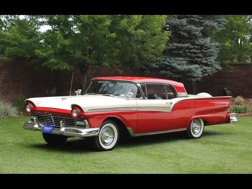 1957 Ford Fairlane 