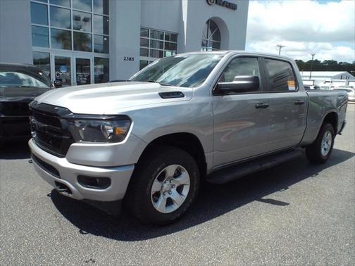 2024 RAM 1500 Tradesman Crew Cab 4x4 64' Box