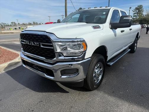 2024 RAM 2500 Tradesman Crew Cab 4x4 8 Box