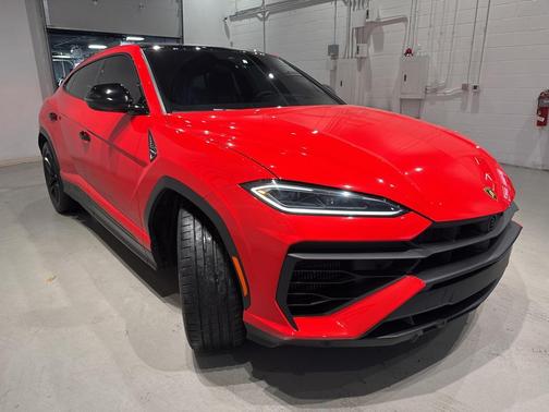 2025 Lamborghini Urus SE