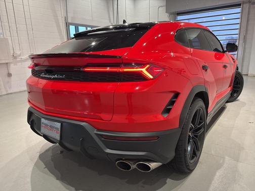 2025 Lamborghini Urus SE