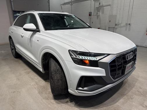 2023 Audi Q8 55 Premium Plus