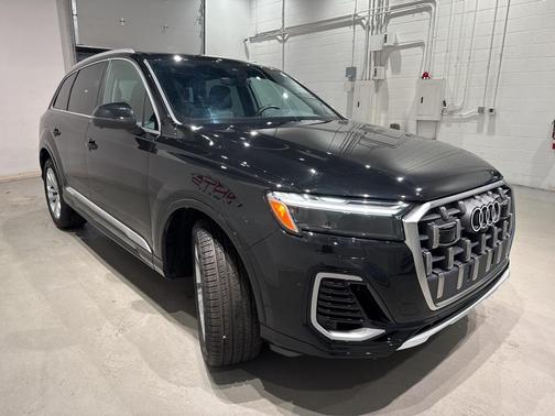 2025 Audi Q7 55 Premium Plus