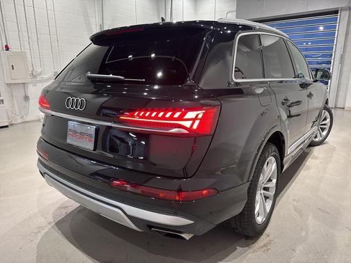 2025 Audi Q7 55 Premium Plus