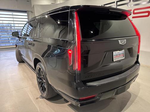 2022 Cadillac Escalade ESV Sport