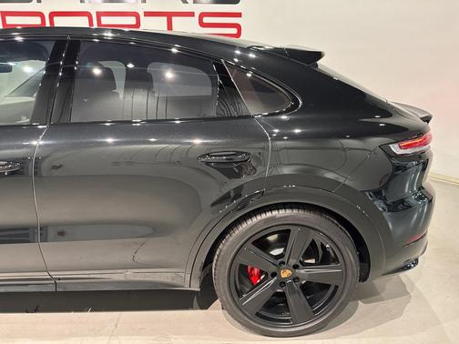 2025 Porsche Cayenne GTS