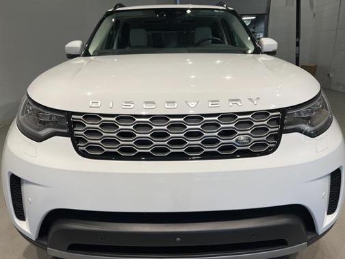 2023 Land Rover Discovery P300 S