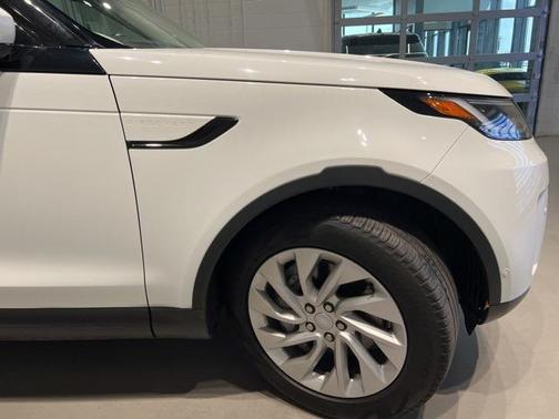2023 Land Rover Discovery P300 S