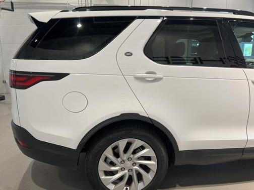 2023 Land Rover Discovery P300 S