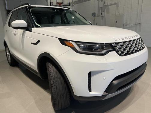 2023 Land Rover Discovery P300 S