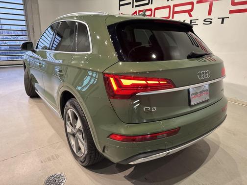 2024 Audi Q5 40 Premium Plus