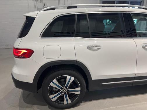 2022 Mercedes-Benz EQB 300 4MATIC