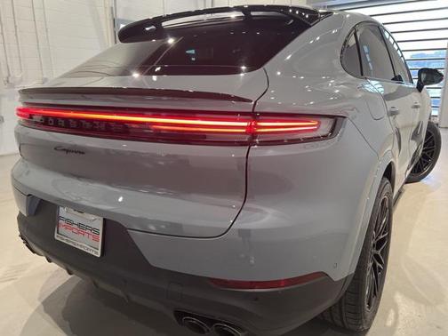 2024 Porsche Cayenne Base